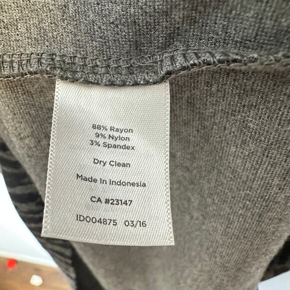 Talbots Sz 10 Black Animal Print Shift Knit Sleeveless Stretch Knee Length Dress - Picture 7 of 7